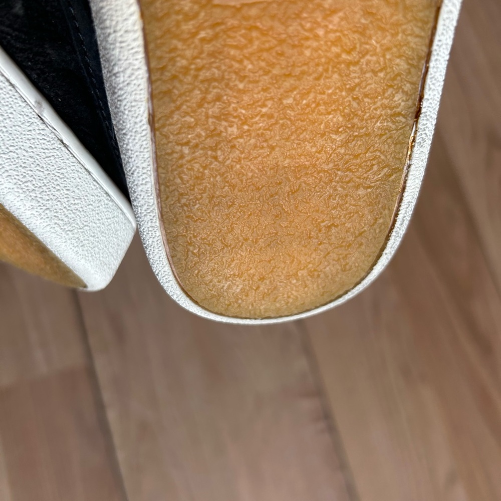 Ugg Slides Size 7 New With Out Tags - image 3